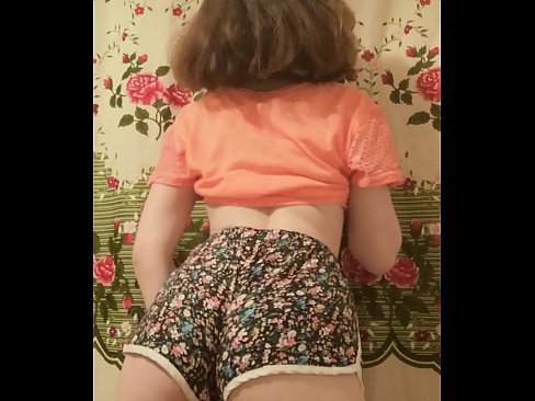 ❤️ Тачаангуй залуу бяцхан хүүхэн камер дээр шорт тайлж байна ️❌ Секс видео манайд